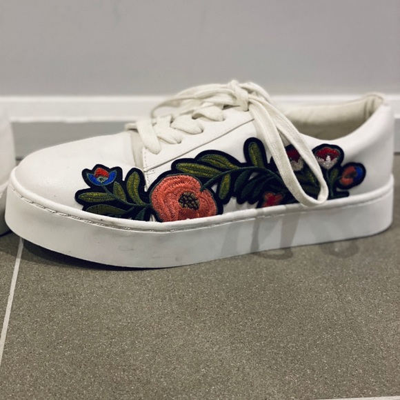 Floral Embroidered Sneakers - Picture 3 of 3